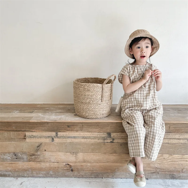 Baby Summer Linen Sleeveless Jumpsuit - 女の赤ちゃんチェック柄オーバーオール子供ノースリーブ遊び着子供リネンコットンジャンプスーツ韓国幼児夏のファッション服パンツ